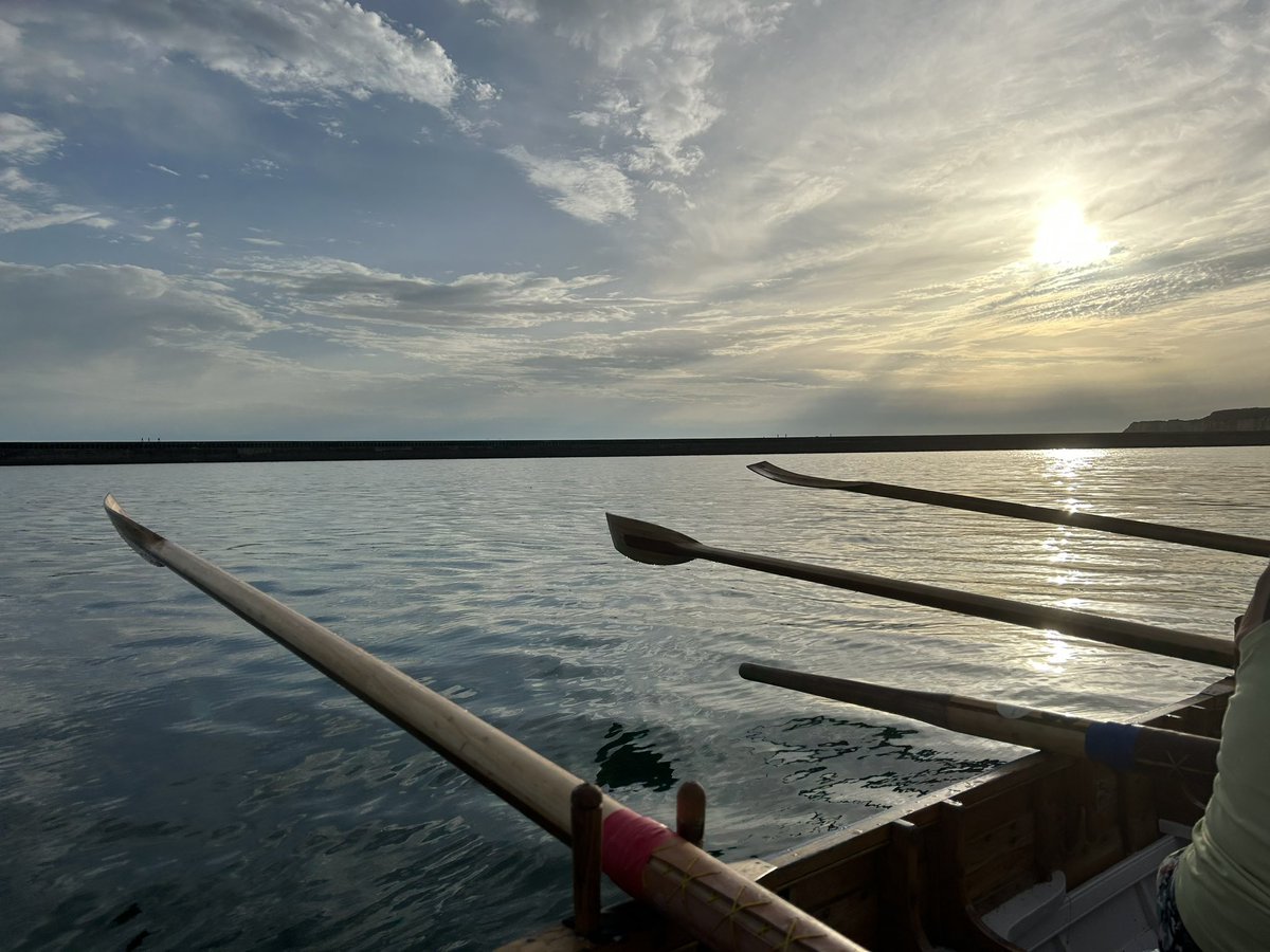 Such a beautiful evening for a row, perfect for dolphin 🐬 spotting. Sadly no luck tonight despite it being so calm, maybe next time 🤞 #GigLife #RaceCrewTraining 🌊☀️ and a lovely way to start AL #OutOfOfficeisOn