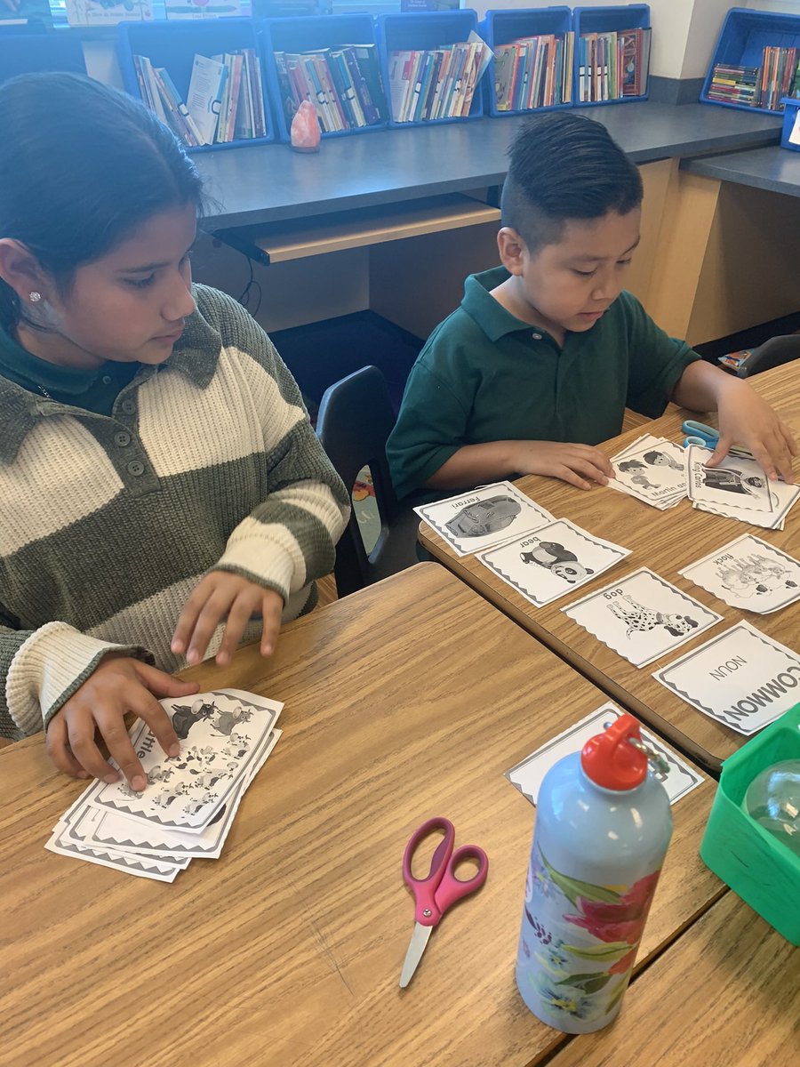 ¡Parejas bilingües en acción on Bridge Day! @CBEBears #risdweareone #risd_bilingual #brillantesyasombrosos