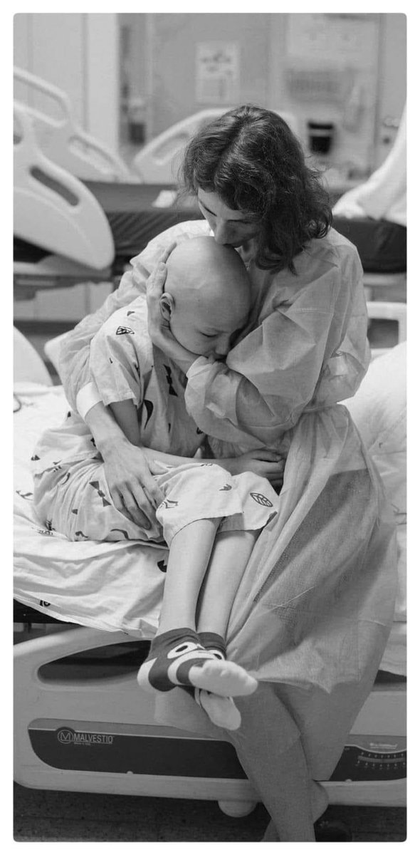 Po prostu przeczytajcie😥

"Gdy się traci ukochanego męża wydaje się, że już nic gorszego nie może spotkać kobiety... 
Samotna matka z trójką dzieci i myślą, że musi być silna dla swoich dzieci..💔
Spróbować zapełnić im pustkę po stracie ojca i zrobić wszystko by były jeszcze