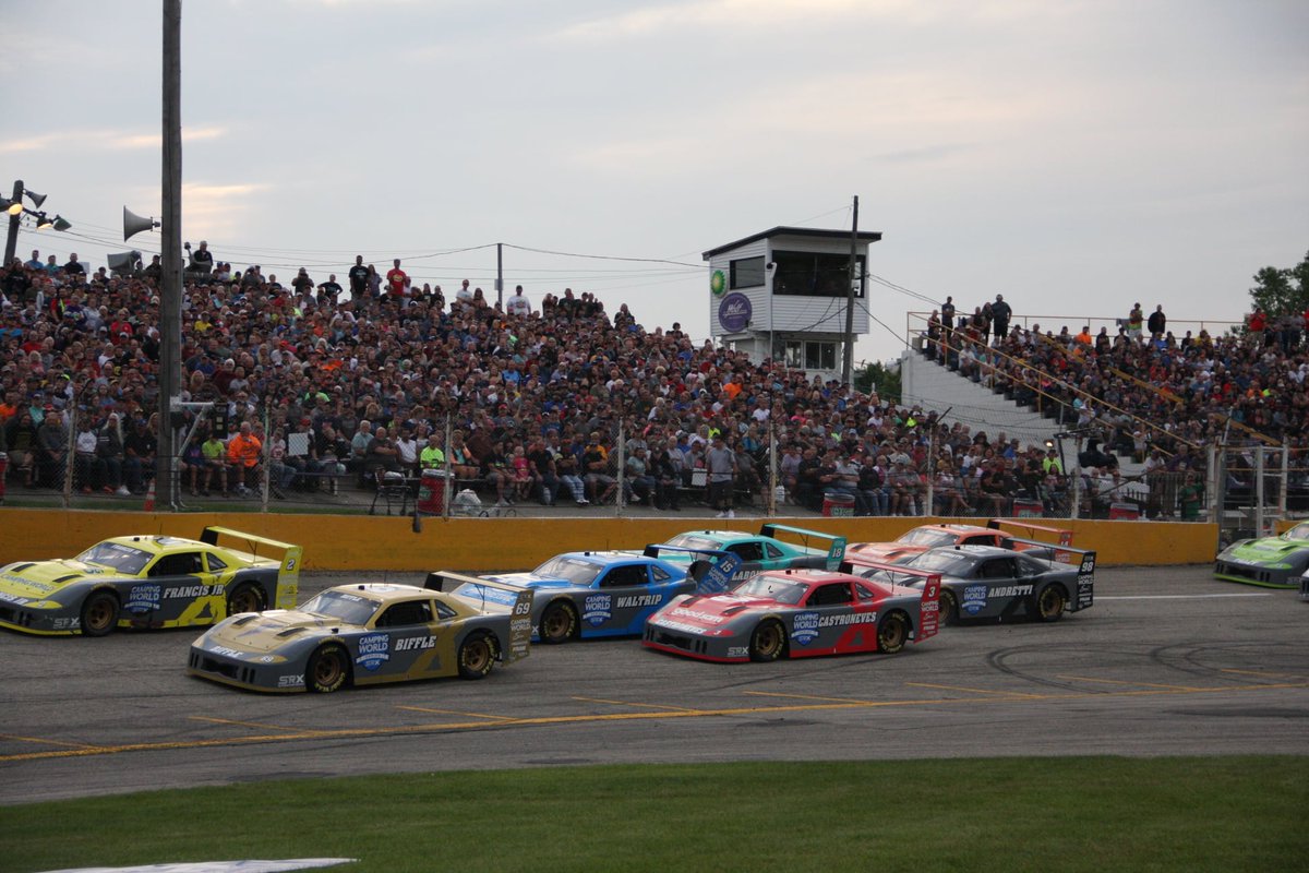 Slinger Speedway tweet media