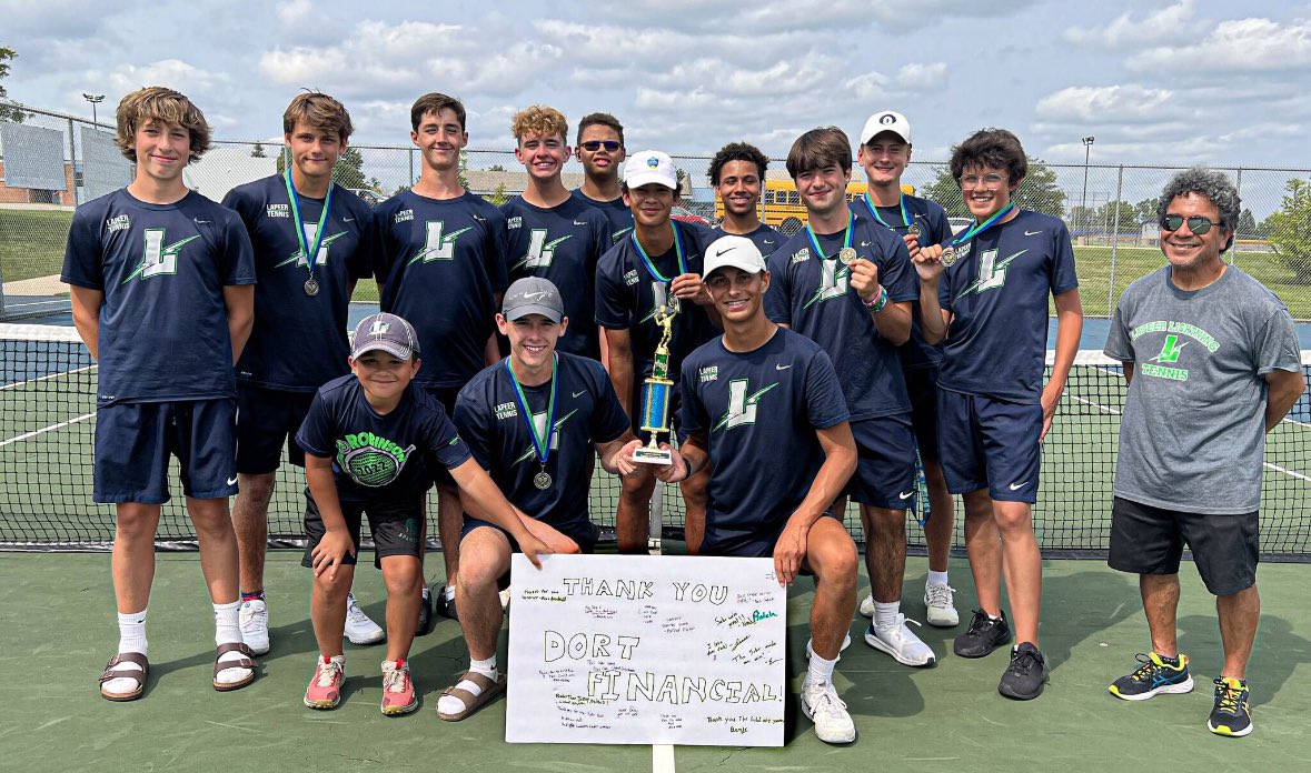 We love to see community members and organizations benefitting from our support! Recently, the Lapeer Lightning boys' tennis team held an end-of-season banquet with support from Dort Financial Credit Union. The team sent us this photo with words of thanks! 💙