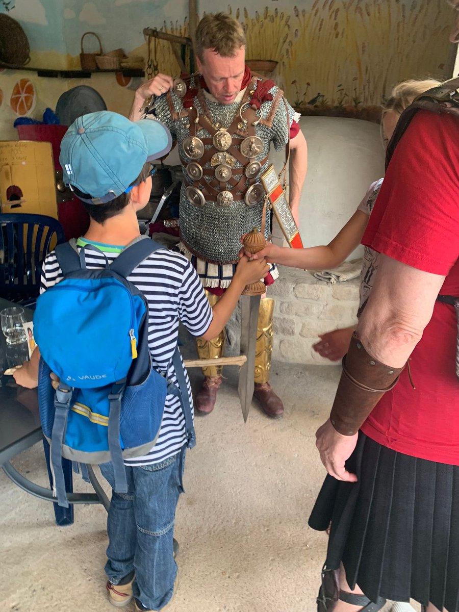 roem_museum's tweet image. So lebten die Römer. Einige Imressionen von unserem Kindererlebnistag 2022. Dieses Jahr am 03.09.2023 im Römischen Freilichrmuseum Hechingen - Stein #kinderprogramm #feriendaheim #ferienindeutschland #schwäbischealb