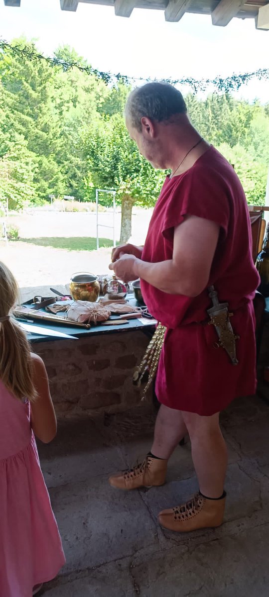 roem_museum's tweet image. So lebten die Römer. Einige Imressionen von unserem Kindererlebnistag 2022. Dieses Jahr am 03.09.2023 im Römischen Freilichrmuseum Hechingen - Stein #kinderprogramm #feriendaheim #ferienindeutschland #schwäbischealb