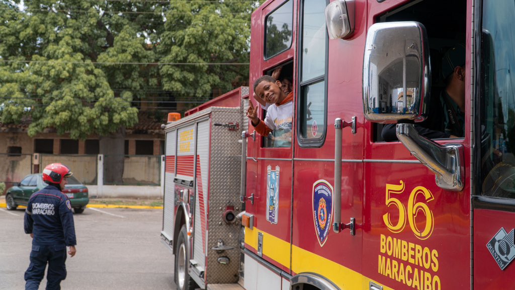 Alcaldía de Maracaibo (@mcboalcaldia) on Twitter photo Una mañana de cine y visita a los <a href="/_BomberosMcbo/">Cuerpo de Bomberos de Maracaibo</a> disfrutaron los hijos de los servidores públicos de <a href="/mcboalcaldia/">Alcaldía de Maracaibo</a> en el #PlanVacacionalMcbo2023, una oportunidad de recreación y formación en esta temporada vacacional. ¡La diversión aun sigue para nuestros pequeños! 👧🏽👦🏻🔆 Una mañana de cine y visita a los <a href="/_BomberosMcbo/">Cuerpo de Bomberos de Maracaibo</a> disfrutaron los hijos de los servidores públicos de <a href="/mcboalcaldia/">Alcaldía de Maracaibo</a> en el #PlanVacacionalMcbo2023, una oportunidad de recreación y formación en esta temporada vacacional. ¡La diversión aun sigue para nuestros pequeños! 👧🏽👦🏻🔆