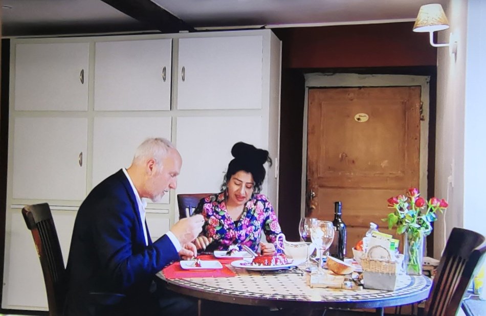 JoyceDFoto's tweet photo. De hele dag brandt er bij #Leendert een kaars op tafel, behalve als hij romantisch dineert met zijn #Thalia π€π
#benbvolliefde https://t.co/jSp13Y6cJ2