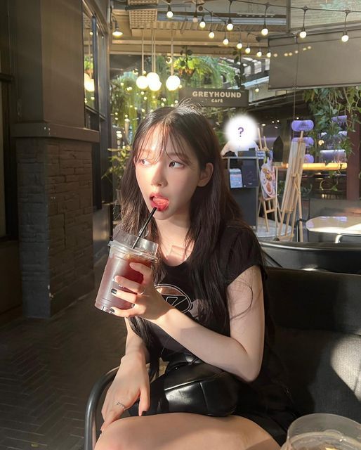 nana_dnu's tweet photo. ˖ ⠀⠀⠀@𝙣𝙖𝙣𝙖𝙮𝙪𝙡 new update on #dnugram

café e fofoca com ela. 🥰 https://t.co/sWqduHLeJp