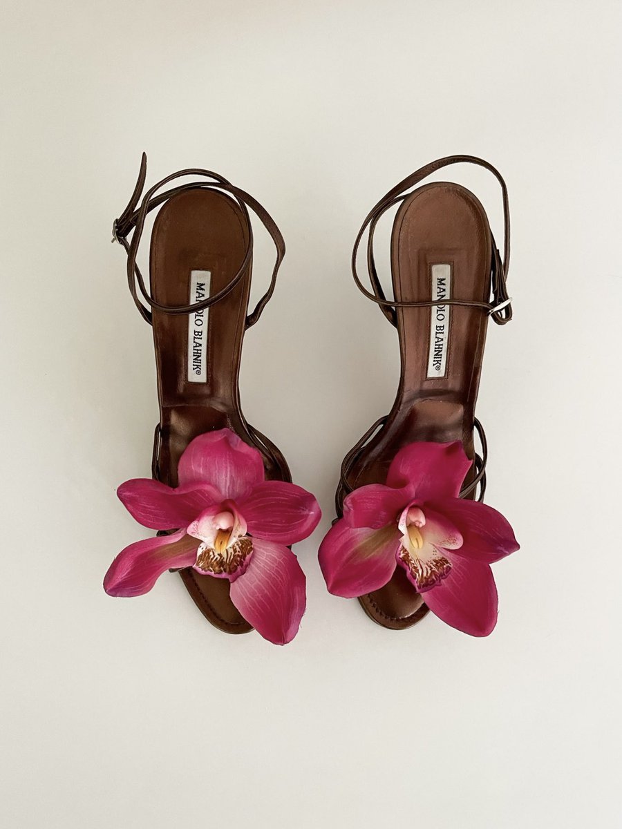 fashion_shw's tweet photo. 𝐬𝐨𝐫𝐨𝐫𝐢𝐭𝐞̀ https://t.co/mQhfYRS2w1