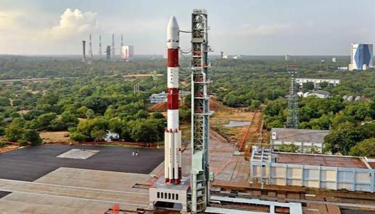 @KTRBRS @isro Would love to see #Hyderabad based @DhruvaSpace, @SkyrootA @AnanthATL disrupt #SpaceTech along the lines of ISRO, #NASA, SpaceX⚡ @elonmusk