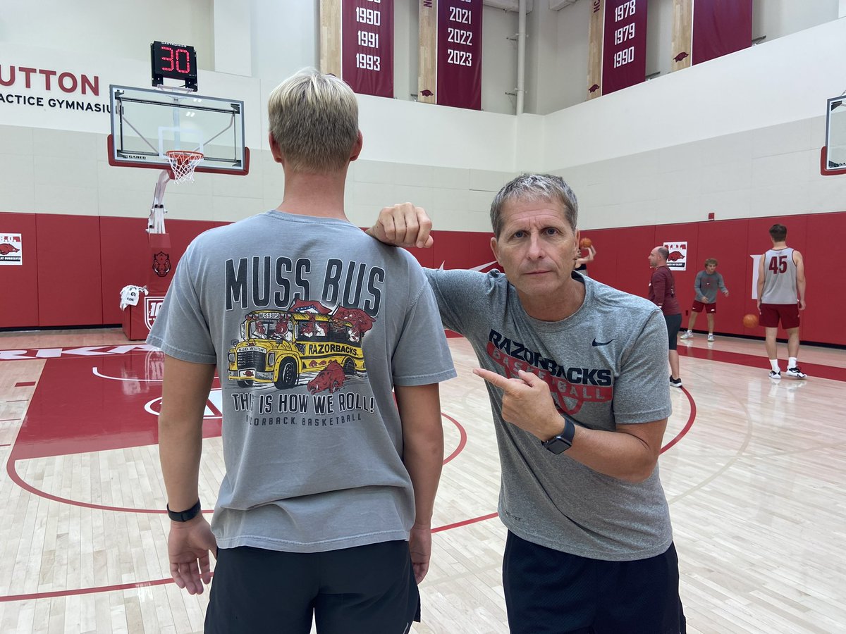 The Muss Bus 🚌 tweet media