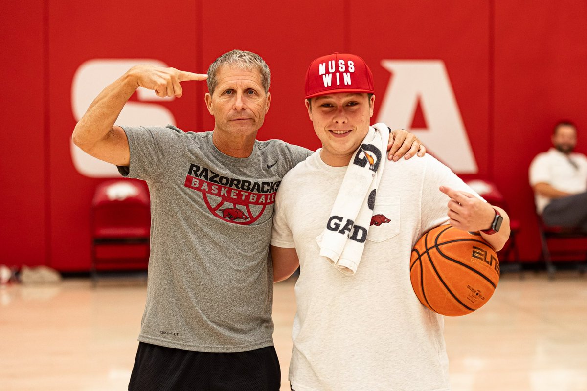 The Muss Bus 🚌 tweet media