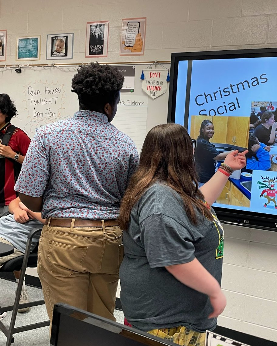 FBLACH720's tweet photo. TCHS FBLA had an amazing turn out for our new member social. We had so much fun meeting you guys, playing games, and talking about FBLA. We hope to see you at the first chapter meeting 8/30. #btty #4theT #gafbla @georgiafbla https://t.co/9Vntgp3MIP