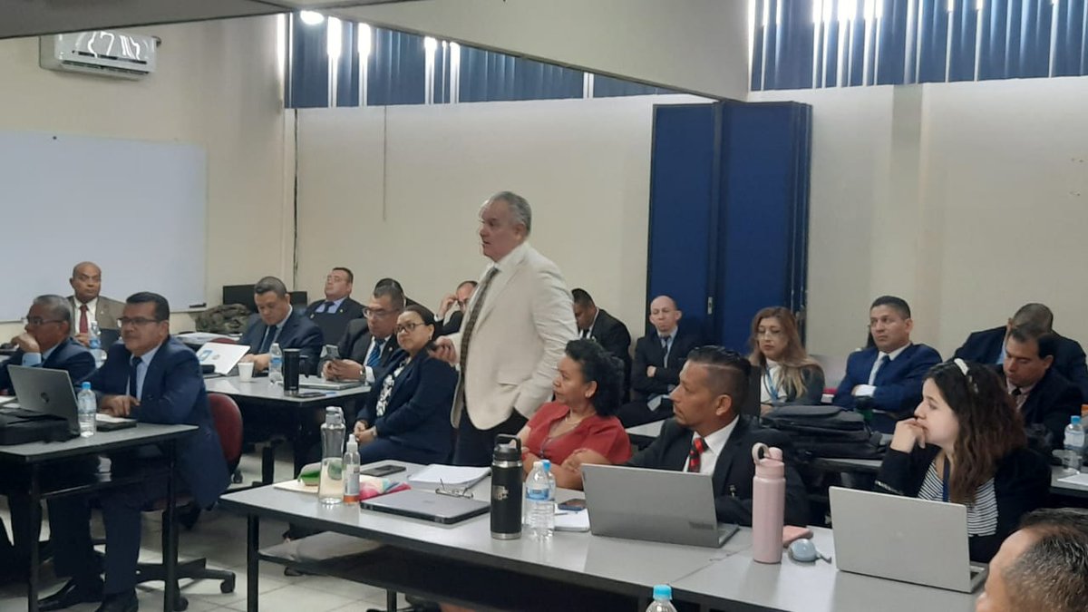 #ElSalvador 🇸🇻 I Conferencia “Tendencias globales en la planificación estratégica”, dirigida a estudiantes del Colegio de Altos Estudios Estratégicos.

Programa #GlobalSMART