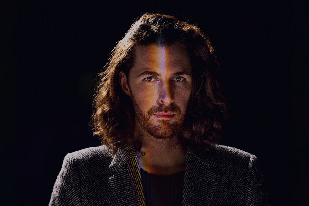 UpdatesHozier's tweet photo. "Hozier isn’t the first artist to use this kind of imagery. But his literary allusions never feel clichéd or heavy-handed. Instead, they serve as a structure for breathtaking lyrics that give each song a deep sense of discovery and familiarity."

- @RollingStone on Unreal Unearth https://t.co/Z149qths9x