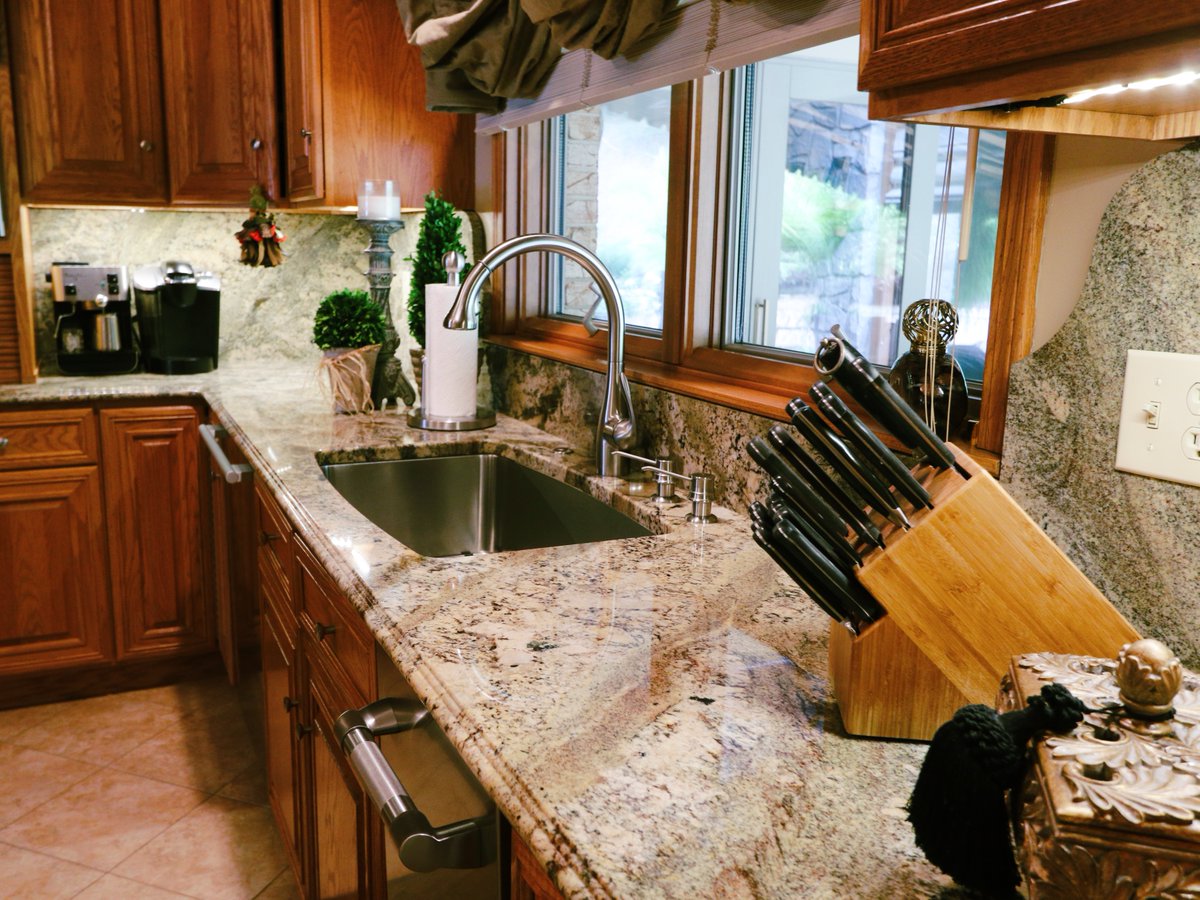 graniteandstone's tweet photo. The pairing of the granite with the classic, wood cabinetry makes for an warm, inviting kitchen that every family will love to gather 'round.

For a free consultation, call (412) 429-9324 or visit https://t.co/ZVF8r0TR4I https://t.co/yLqbGIsjum