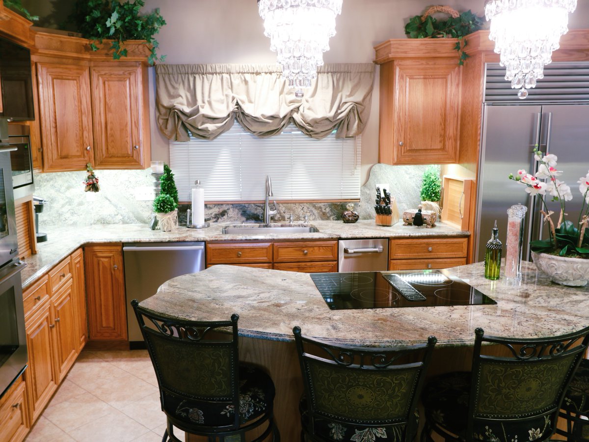 graniteandstone's tweet photo. The pairing of the granite with the classic, wood cabinetry makes for an warm, inviting kitchen that every family will love to gather 'round.

For a free consultation, call (412) 429-9324 or visit https://t.co/ZVF8r0TR4I https://t.co/yLqbGIsjum