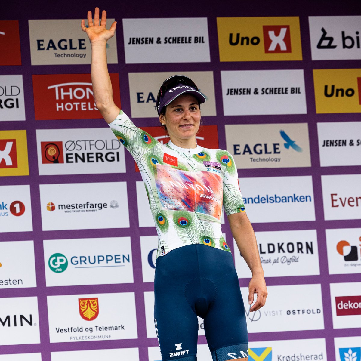 CANYON//SRAM zondacrypto (@wmncycling) on Twitter photo Queen of the Mountains after stage 1, congrats <a href="/e_chabbey/">Élise Chabbey</a> 👏👏👏
#tourofscandinavia23 #TakeTheLead Queen of the Mountains after stage 1, congrats <a href="/e_chabbey/">Élise Chabbey</a> 👏👏👏
#tourofscandinavia23 #TakeTheLead