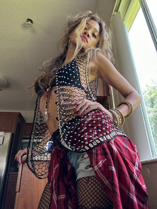 🤘🏽 https://t.co/WChlcU2jDe<a href="/tag/noordinary"class="tags"><span>#noordinary</span></a><a href="/tag/taiaysha"class="tags"><span>#taiaysha</span></a>