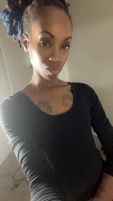 Me upset because I have to get dressed to go outside 🤓😂 https://t.co/9EIjuxrGXU<a href="/tag/feetfinder"class="tags"><span>#feetfinder</span></a><a href="/tag/selling_content"class="tags"><span>#selling_content</span></a>