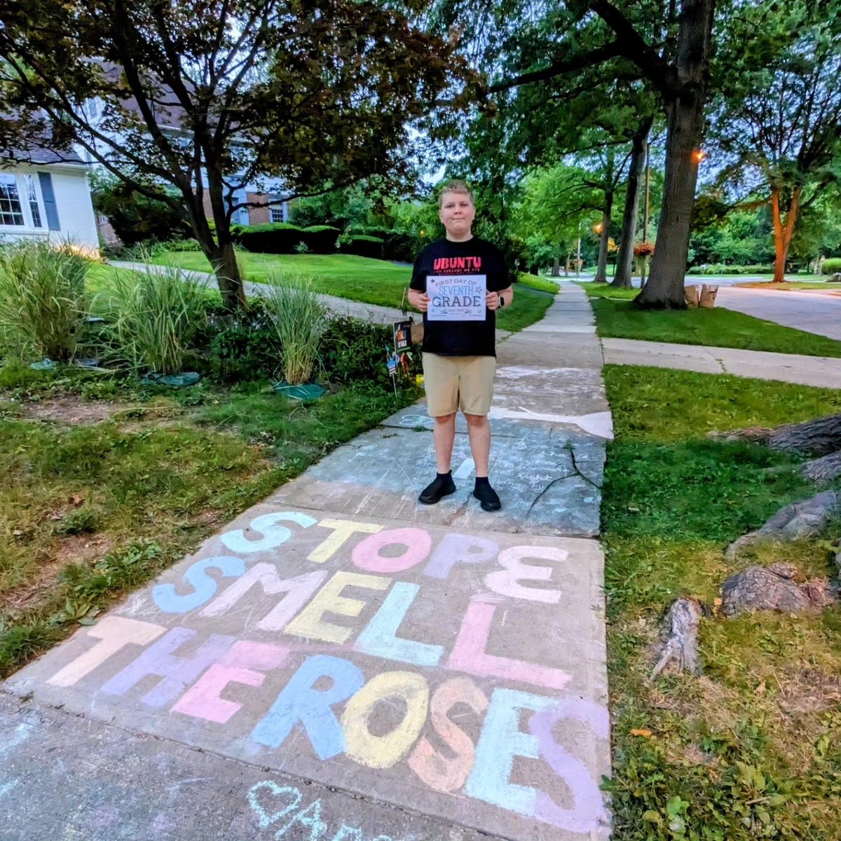 shakerschools's tweet image. 📸 It was so fun to see the smiling faces of our 5th, 7th &amp;amp; 9th graders! Next up for Thursday is K-4th, 6th, 8th, 9th (am) &amp;amp; 10th (pm). Upload your first-day sign photos for our back-to-school slideshow! Signs &amp;amp; upload info: bit.ly/ShakerSigns2023

#shakerfirstday #shakerrising