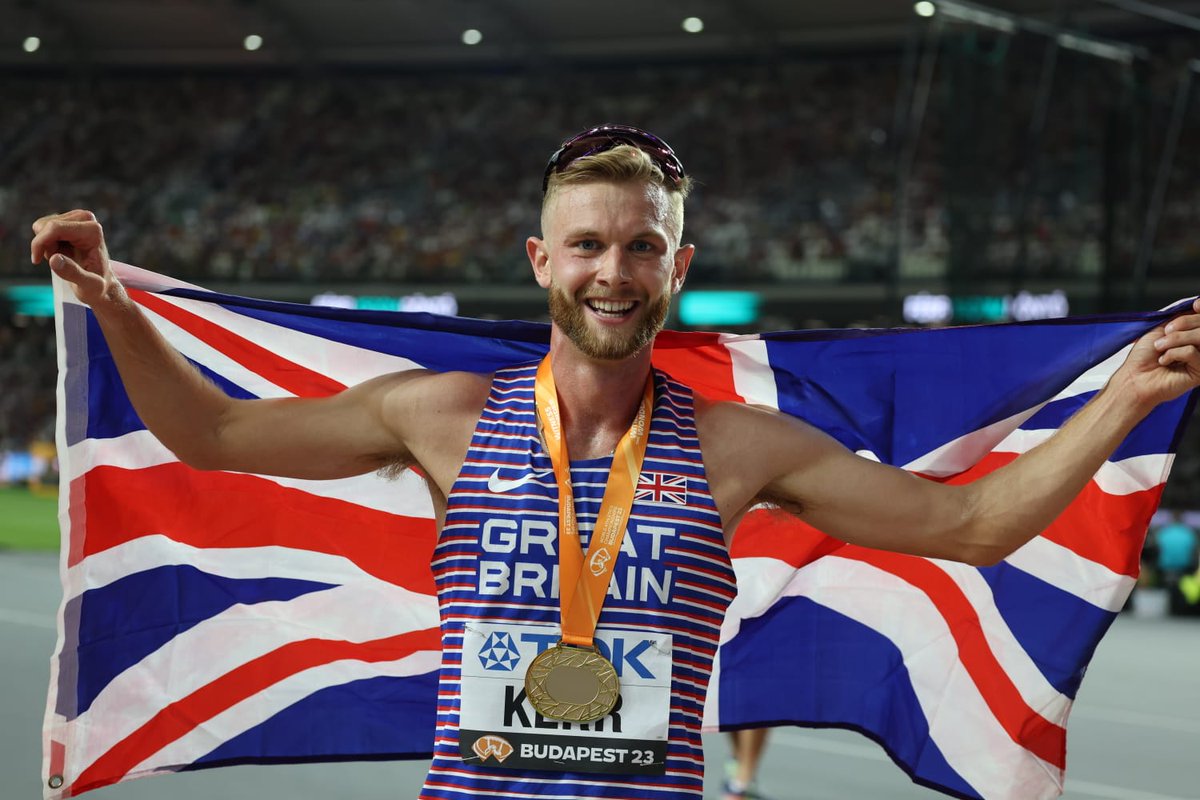 Congratulations @joshk97 @WorldAthletics 1500m 🥇. The crown stays in 🇬🇧. 📷 @James_Athletics @BritAthletics @BASCSupporters