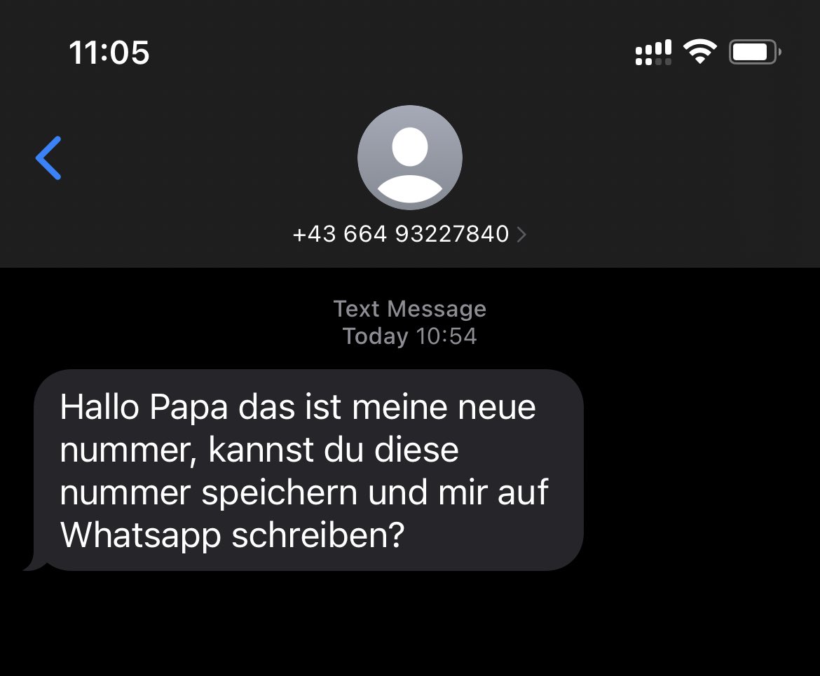 JanPichler's tweet photo. Habt ihr auch schon mal so eine Scam-SMS belommen, und es einfach nicht geschafft, euch zurückzuhalten…? https://t.co/qCPg55tJIb