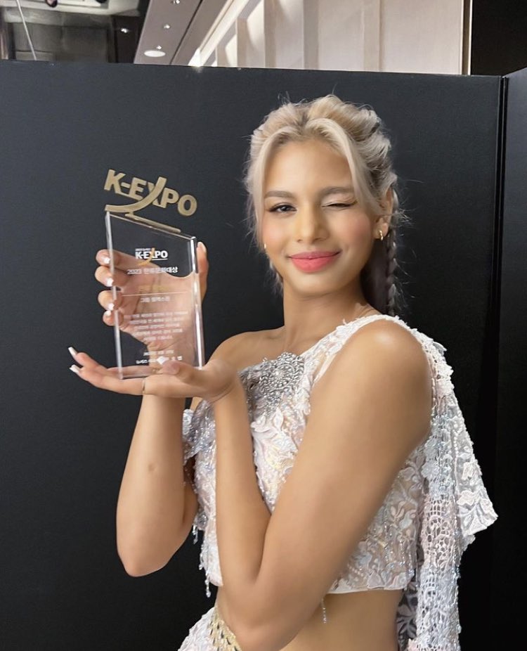 sriyasaves's tweet photo. K-Expo Award 2023 🏆 https://t.co/LDDc5dOcAv