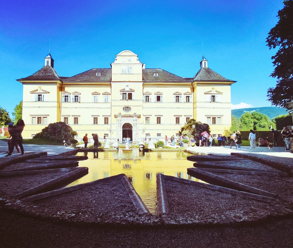 bluesearainbow's tweet photo. Castello di Hellbrunn e la fontana a forma di stella .
Luogo con fantastici giochi d'acqua 
⛲⛲⛲🕌🕌🕌💦💦💦

#hellbrunn #salzburg  #salisburgo  #austria #castellodihellbrunn https://t.co/aGdpS6UYQN