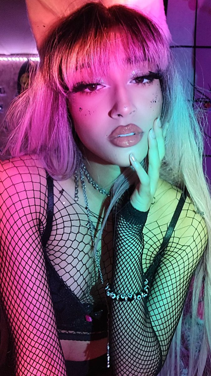 Divine Venus 𖤐🎀 tweet media