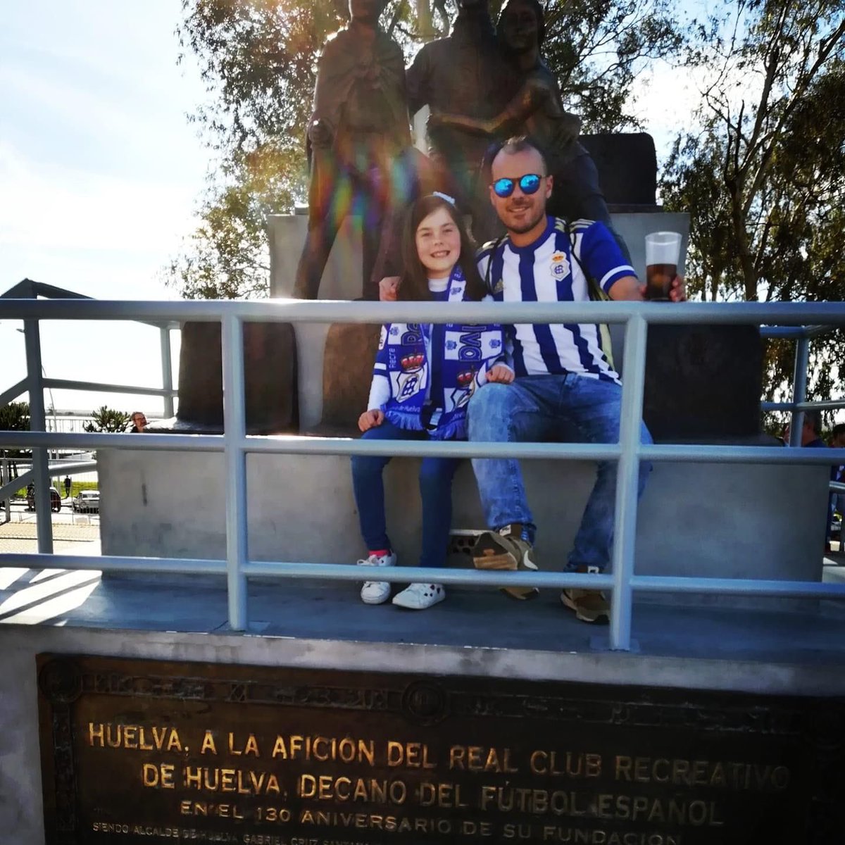 recreoficial's tweet photo. Domingo es un gran recreativista de Paymogo que lo está pasando mal. Un susto grande de salud le tiene hoy librando una batalla importante. La ganará! Y volverá a su casa, el Nuevo Colombino, para disfrutar de su equipo. El mismo que ahora le manda toda la fuerza del mundo 💪🏽 para seguir adelante! 💙🤍

#𝙑𝙖𝙢𝙤𝙨𝘿𝙤𝙢𝙞𝙣𝙜𝙤 
#𝙑𝙖𝙢𝙤𝙨𝙅𝙪𝙣𝙩𝙤𝙨