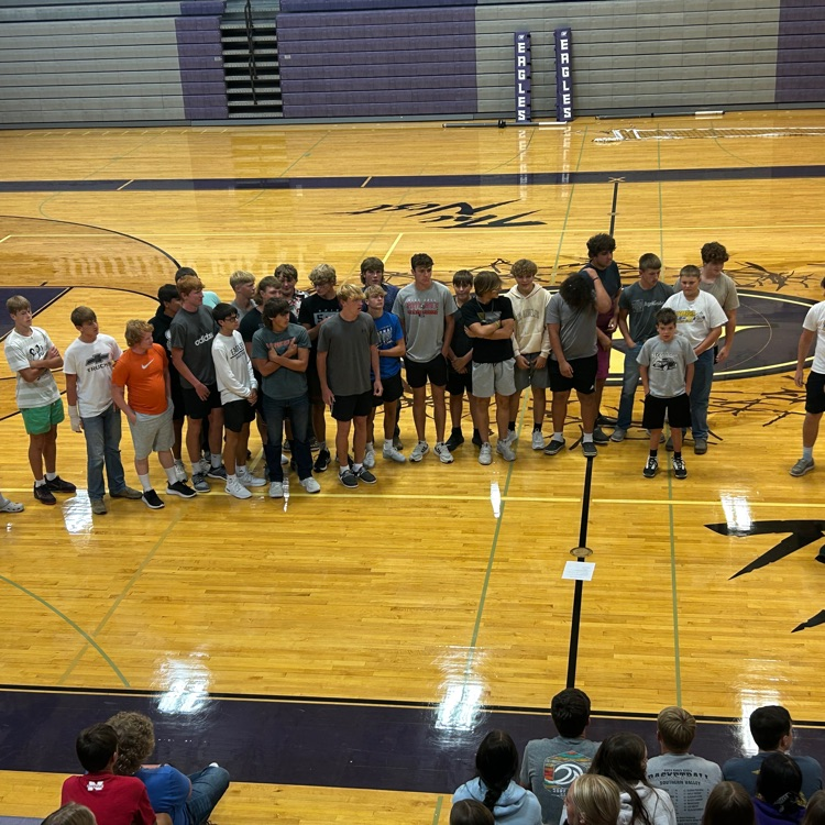 SVEagles's tweet image. The fall sports pep rally 2023 was a hit. SV culture is as hot as the weather! Good luck to our softball, football, volleyball, and cross country teams this year. #svnation #bettereagles #fallkickoff
