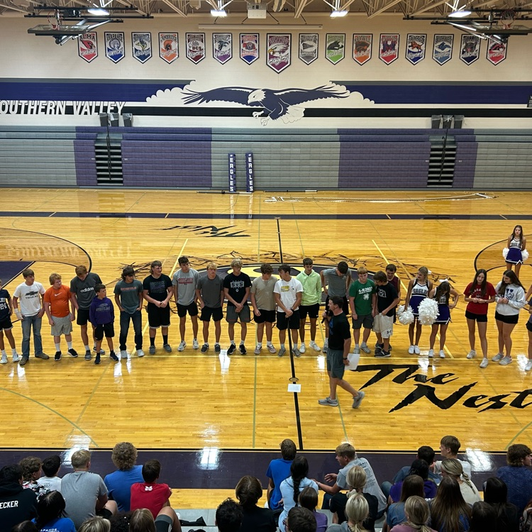 SVEagles's tweet image. The fall sports pep rally 2023 was a hit. SV culture is as hot as the weather! Good luck to our softball, football, volleyball, and cross country teams this year. #svnation #bettereagles #fallkickoff