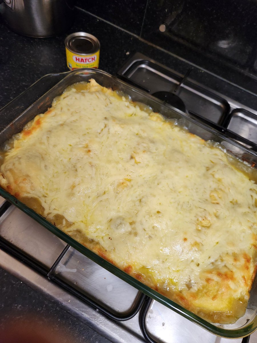 Cooking the famous New Mexican / Glaswegian Green chile chicken enchiladas with <a href="/marianaafazio/">Mariana Fazio</a>