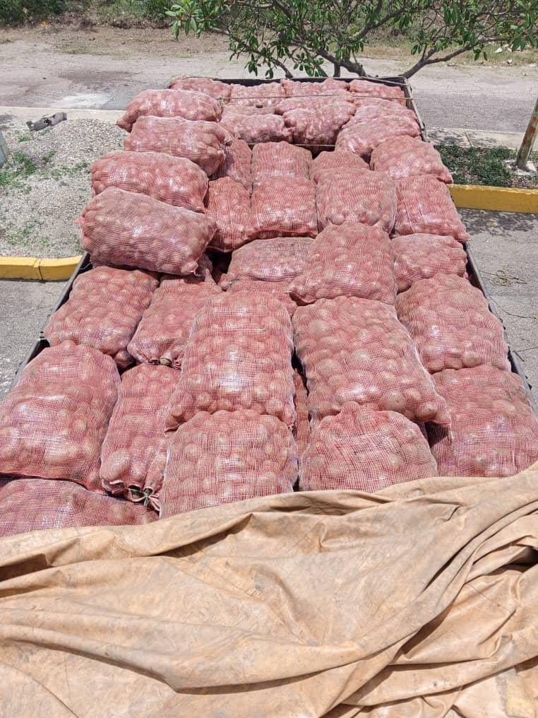 libertad003's tweet photo. 🔁RT || GJ. @dhernandezlarez: Fundamentado en la seguridad, defensa y desarrollo integral de la nación y el régimen socioeconómico de la República, efectivos de la #FANB en el PAC Jacinto Lara, parroquia Las Mercedes del municipio Torres de la ZODI Lara, efectuaron la detención… https://t.co/ha5YTbpT4G