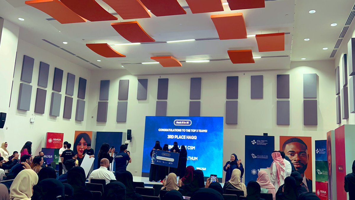 RandaBak's tweet photo. Well just won the third place guyyysss!!!🦾🤍
#KAUST
#kaust_academy
#HackAIforAll
#DearAI https://t.co/uKHycILBsM