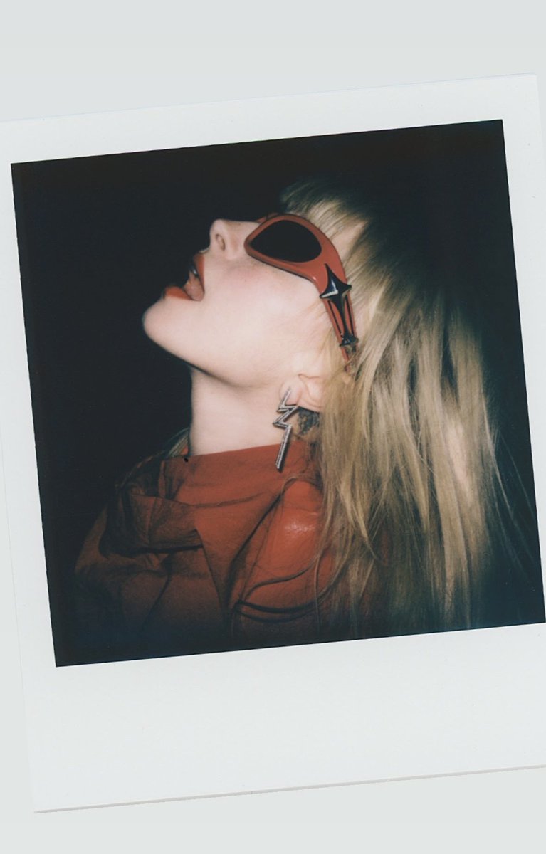 YELYAHPOI's tweet photo. hayley behind the scenes of her shoot with Los Angeles Magazine, by Zachary Gray https://t.co/SZ6YmJ4d0Z