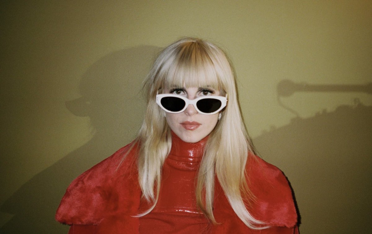 YELYAHPOI's tweet photo. hayley behind the scenes of her shoot with Los Angeles Magazine, by Zachary Gray https://t.co/SZ6YmJ4d0Z