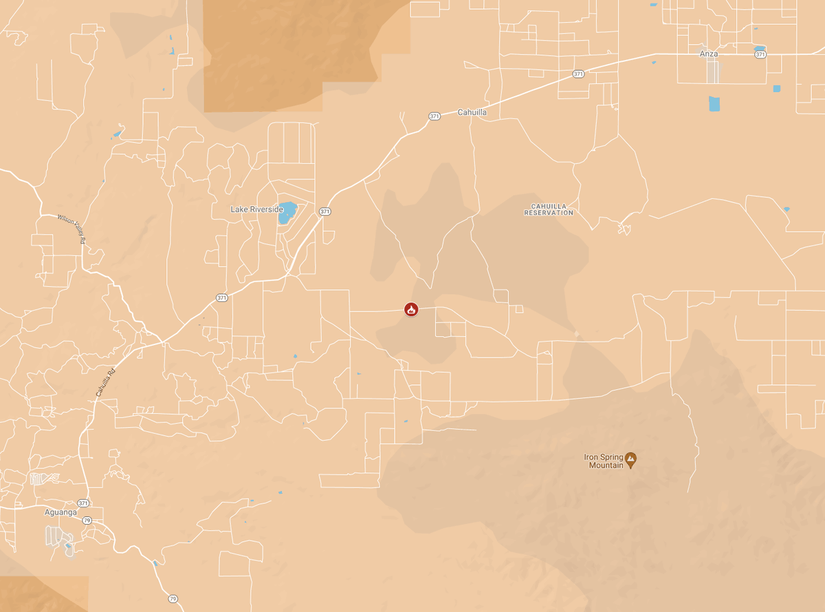 CALFIRERRU's tweet photo. Vegetation Fire:rpt@12:07 p.m. 51800 Block of Hernley Road in Aguanga. The fire is currently four acres, burning in medium brush, at a slow rate. Multiple air and ground resources assigned. #HomesteadFIRE https://t.co/Ttc5mY8W74