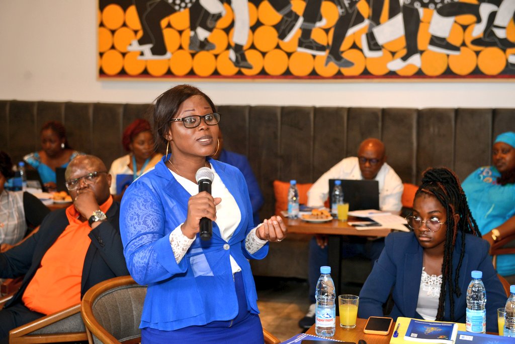 PNUDCameroun's tweet photo. #UNDPInnovationTalks🇨🇲

The youths affirmed delight in the concept thru open discussions to unlock concrete solutions to their challenges.

Ideas for addressing issues around access to finance, investment, markets &amp; capacity building were captured for informed programming by UNDP https://t.co/F5dRtdJcxo