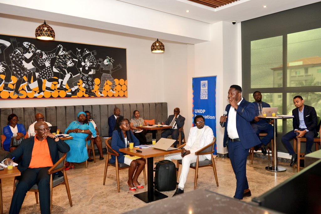 PNUDCameroun's tweet photo. #UNDPInnovationTalks🇨🇲

The youths affirmed delight in the concept thru open discussions to unlock concrete solutions to their challenges.

Ideas for addressing issues around access to finance, investment, markets &amp; capacity building were captured for informed programming by UNDP https://t.co/F5dRtdJcxo