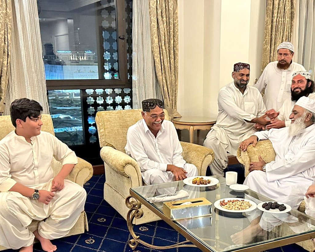 stpinfocell's tweet photo. سندھ ترقی پسند پارٹی کے چیئرمین ڈاکٹر قادر مگسی نے مدینہ منورہ میں جمعیت علمائے اسلام کے سربراہ مولانا فضل الرحمان سے ملاقات کی۔
 پاکستان اور سندھ کی سیاسی صورتحال پر تبادلہ خیال۔
@QadirMagsiSTP
@MoulanaOfficial https://t.co/djJRyY5GUM