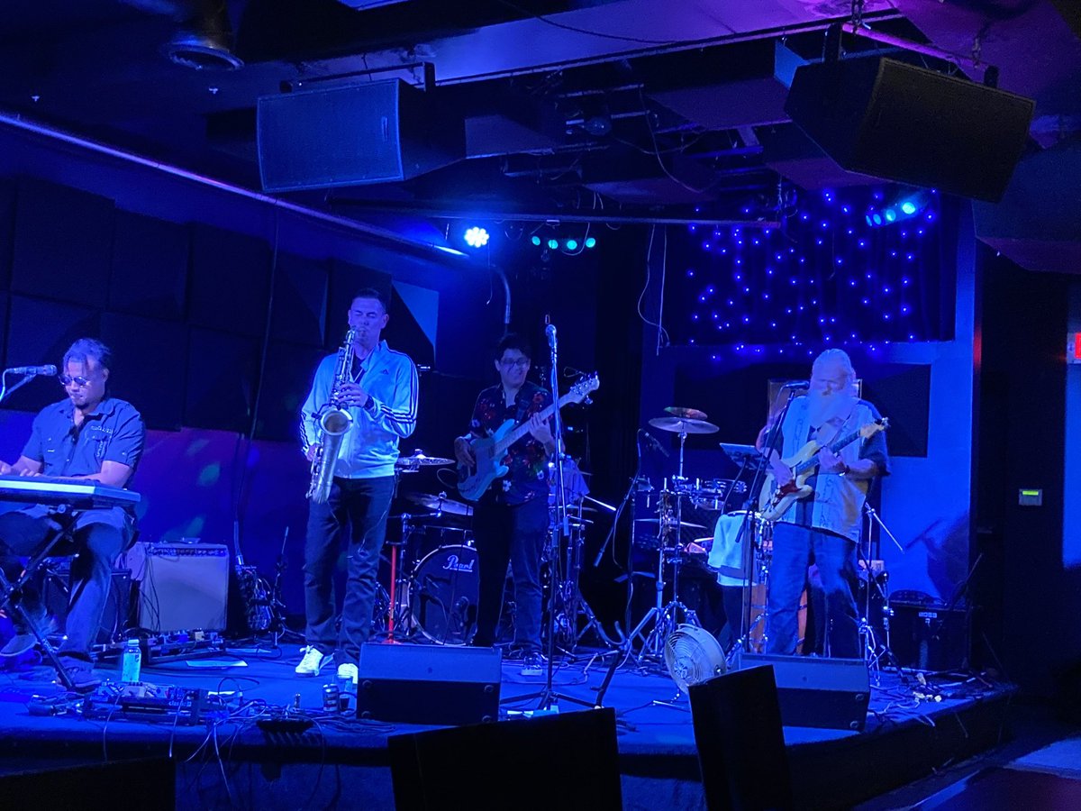 MatthewAlecJazz's tweet photo. Some photos of my group at @JillysMusicRoom this past weekend!
Intimate crowd- thanks to those who came out- and very special thanks to Providence’s Geo Trio for putting on an inspiring opening set.
#matthewalec #jazz #geotrio #jillysmusicroom #akron https://t.co/BO3BaT3v6j
