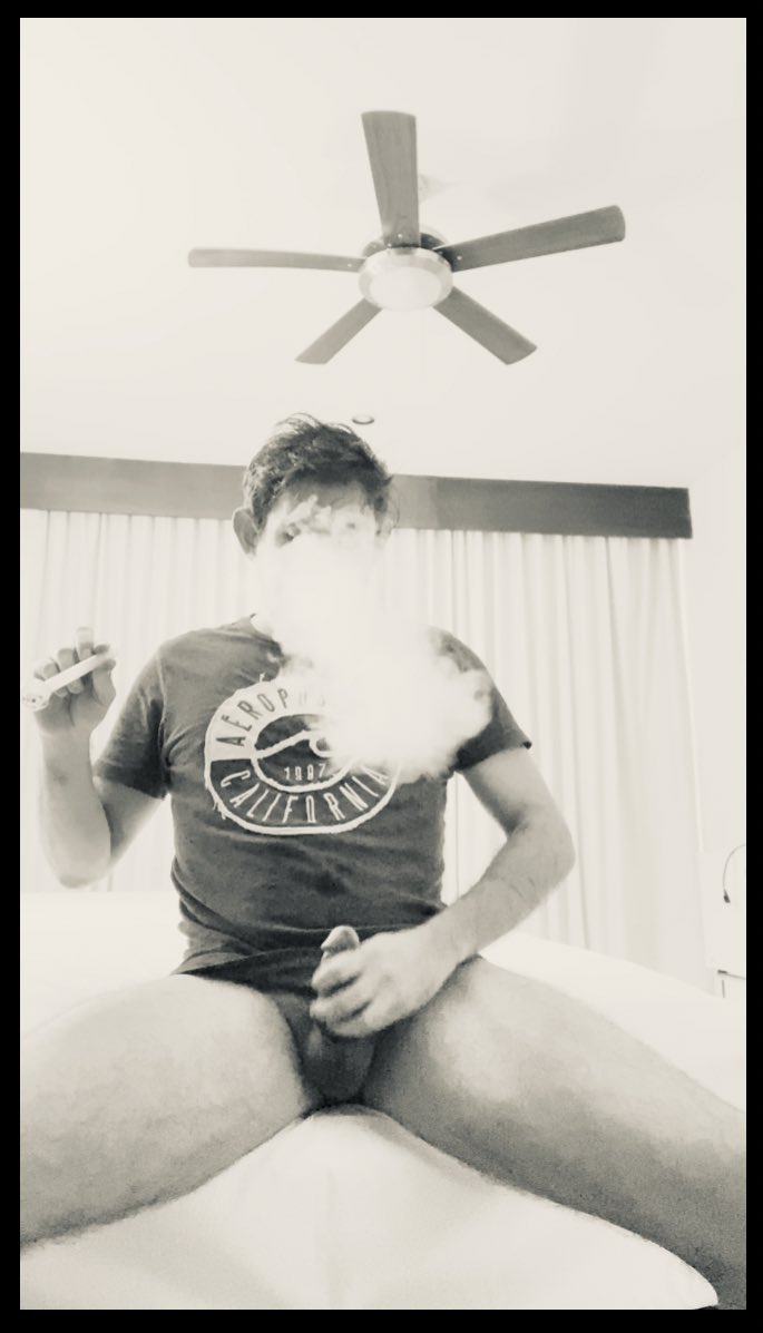 methropolitan's tweet photo. #fumesgay #methclouds #Fumes #criko #pnpclouds #crikogay #methsex #gayclouds #smokingmeth #smokingclouds #smokingcristal #clouds https://t.co/dHtxnbc7px