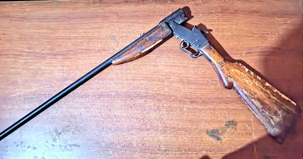 PoliciaEcZona9's tweet image. OPERATIVOS POLICIALES 

Ejecutados en Tumbaco, Guambi y Calderón #DMQ, dejaron como resultados:

▪︎1 arma de fuego incautada 
▪︎1 motocicleta recuperada
▪︎1 vehículo recuperado 

#NuestroTrabajoContinúa