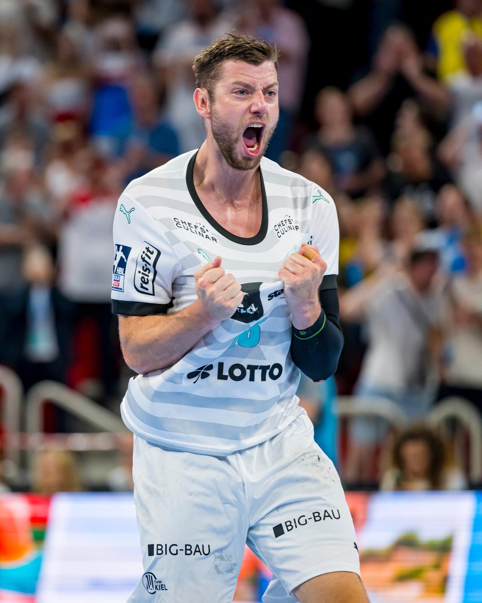 Opel_HBL's tweet photo. Nicht nur auf dem Spielfeld wurde es emotional!🥳 Auch die Fans haben in Düsseldorf fleißig mitgefiebert😍👏
_____
#Handball #LIQUIMOLYHBL #PSC23
📸: Klahn, Belibasakis https://t.co/GP4jHCA67p