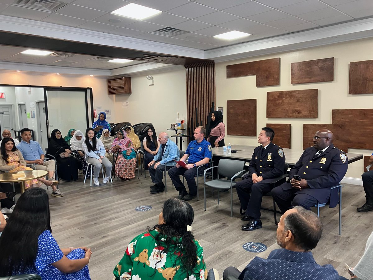 NYPD107Pct's tweet photo. Today we Broke Bread w/ various members of our local community. It is always an honor and a pleasure to sit down w/ our community and talk about various topics that are important to all of us. Thank you 2 everyone who participated!  #NYCBreaksBread @stophatenyc @NYPDQueensSouth https://t.co/3JJLVEPbg1