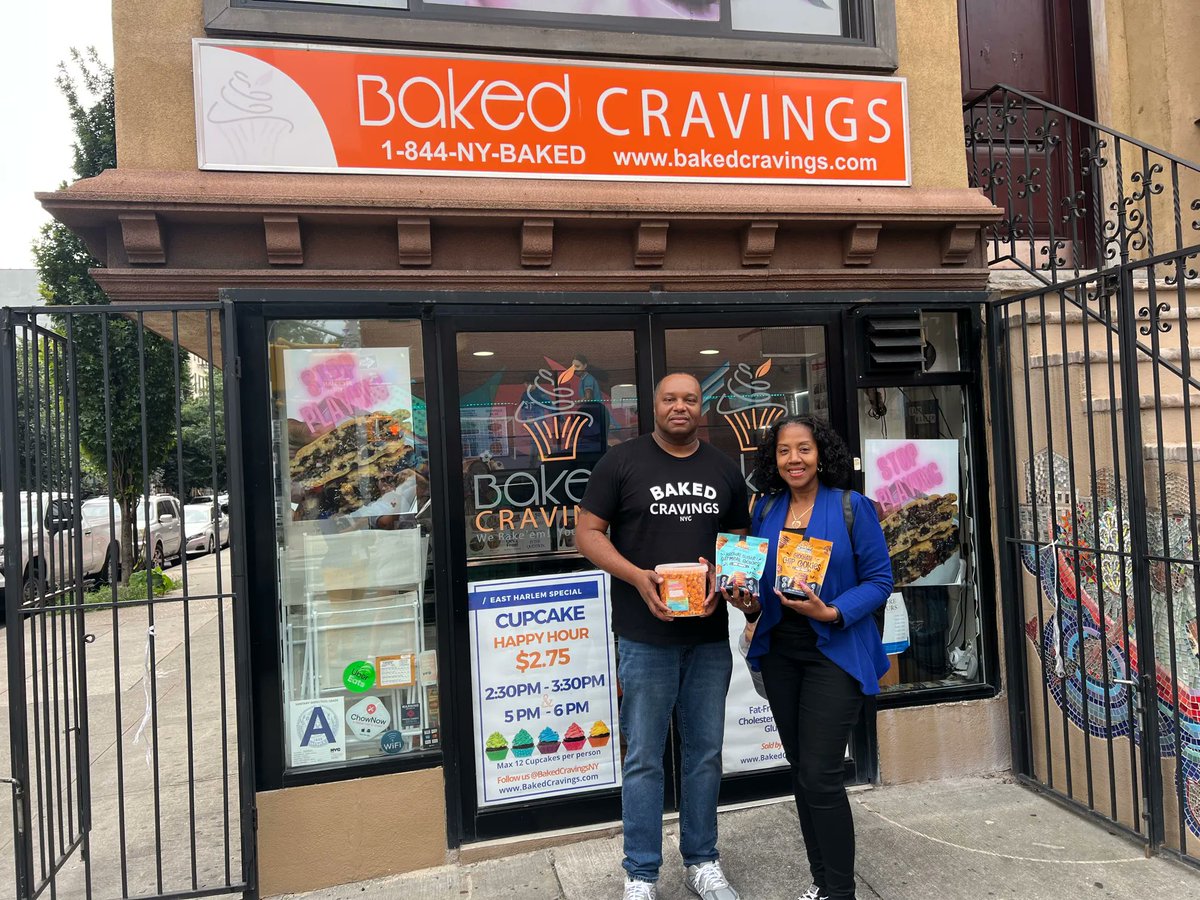 unionsettlement's tweet photo. As we continue to celebrate #BlackBusinessMonth, our CEO, Dr. Darlene Williams stopped by @bakedcravingsny for some local sweet treats. But did you know you can get their products outside of NYC? Stop by their shop on 105 &amp; Lex and hear how your out of town family can buy theirs! https://t.co/NLHnubql5t