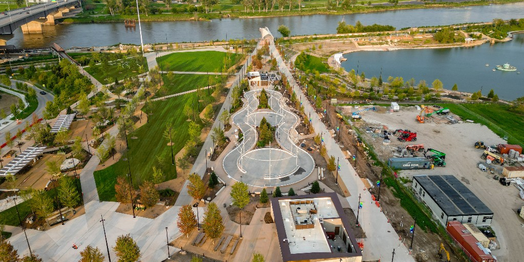 kiewit's tweet photo. The final phase of the Omaha RiverFront Revitalization project, also known as The RiverFront, is complete, wrapping up construction on three city parks.

Each existing park was completely removed and built back from scratch. Kiewit was the construction manager for the project. https://t.co/BUvVggldrM