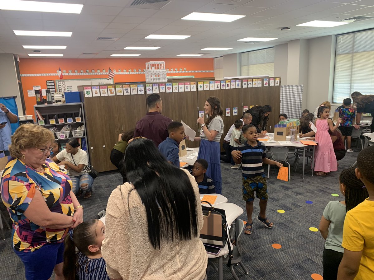 PrinSilliman's tweet photo. 1st and 2nd grade @BrosnahanES broncos were so excited to see their new campus today at Bronco Express!  @CyFairISD #BroncoTough https://t.co/M6vI4nHnAM