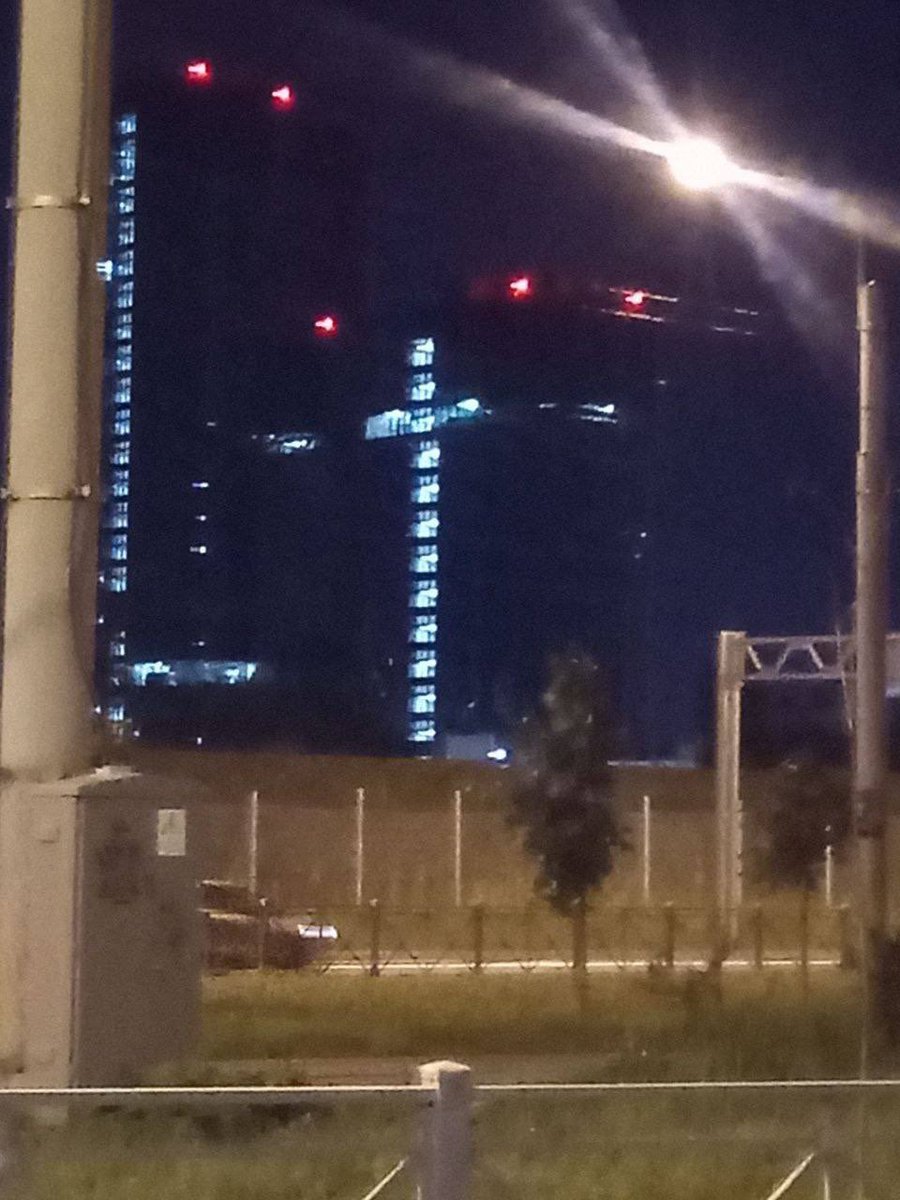 GlobalNewsMontr's tweet photo. ⚡️#BREAKING Windows in the shape of a cross are now lit at the Wagner Center in St. Petersburg https://t.co/VYD2y5ODnB