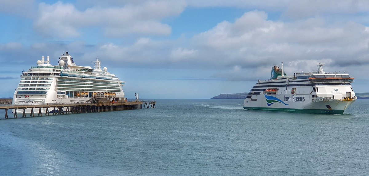 Jewel of the seas alongside at Holyhead,  Irish Ferries MV Ulysses approaching terminal 3 #Holyhead #anglesey #irishferries @Irish_Ferries @VisitCaernarfon @visitwales @VisitAnglesey